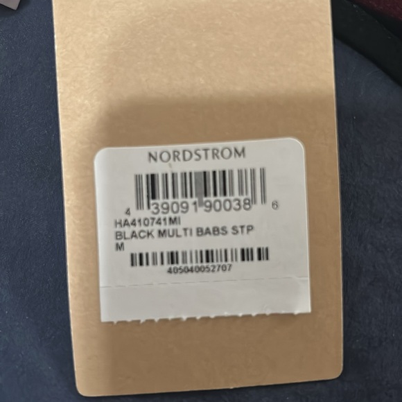 New women’s Halogen spaghetti strap tank blouse size medium - Picture 4 of 4